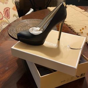 Michael Kors Hamilton Pump